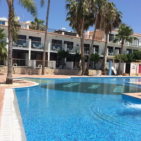 Pambos Napa Rocks - Adults Only Szálloda 2*